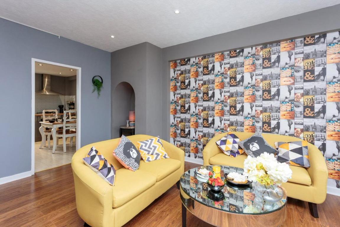 Gorgeous 3-Bed Flat, 15 Minutes To City Centre Édimbourg Extérieur photo
