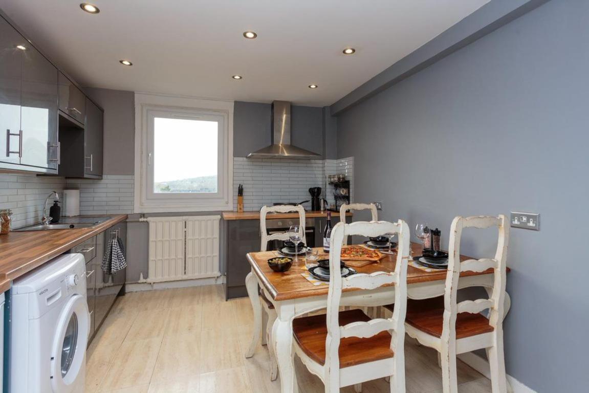 Gorgeous 3-Bed Flat, 15 Minutes To City Centre Édimbourg Extérieur photo