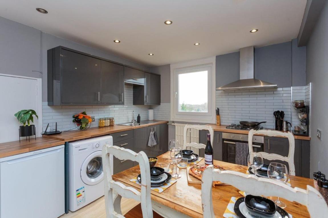 Gorgeous 3-Bed Flat, 15 Minutes To City Centre Édimbourg Extérieur photo