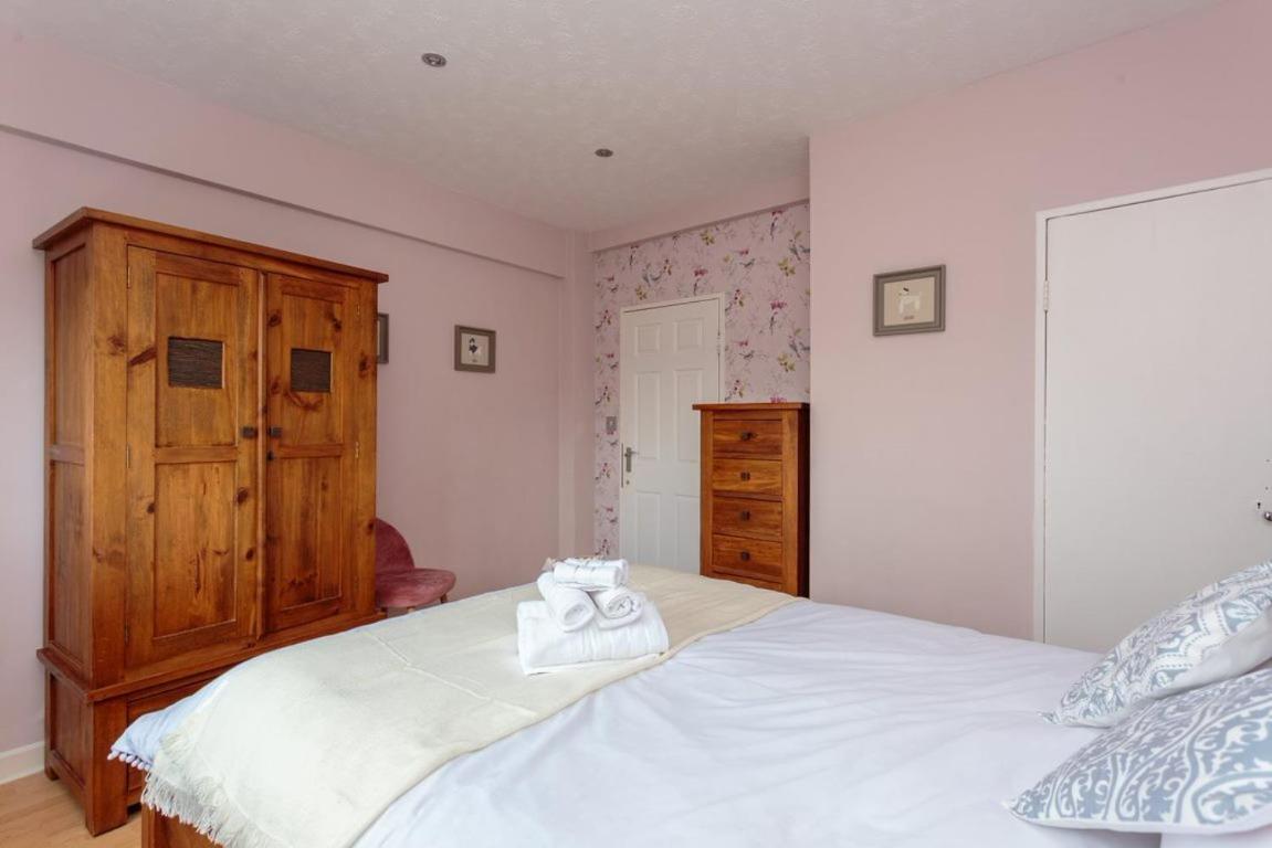 Gorgeous 3-Bed Flat, 15 Minutes To City Centre Édimbourg Extérieur photo